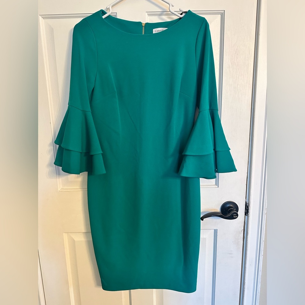 Elegant Green Ruffle Sleeve Dress